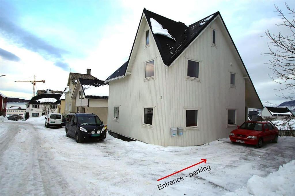 Sentral Leilighet Med 3 Soverom Harstad Exterior photo